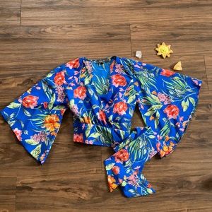 🌴 Tropical Floral Bell Sleeve Belted Crop Top